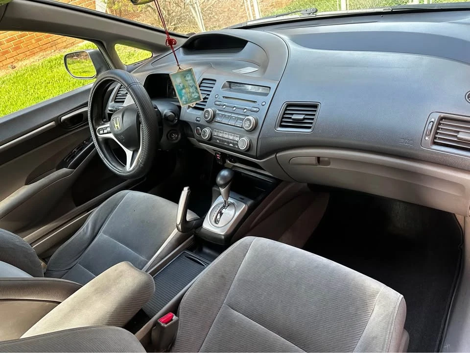 2009 Honda Civic 8th Gen - Image 5 of 9
