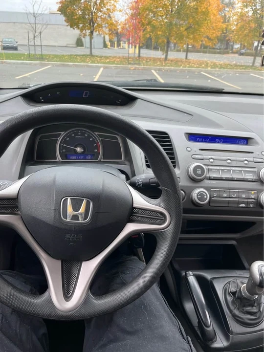 2009 Honda Civic 8th Gen - Image 2 of 6