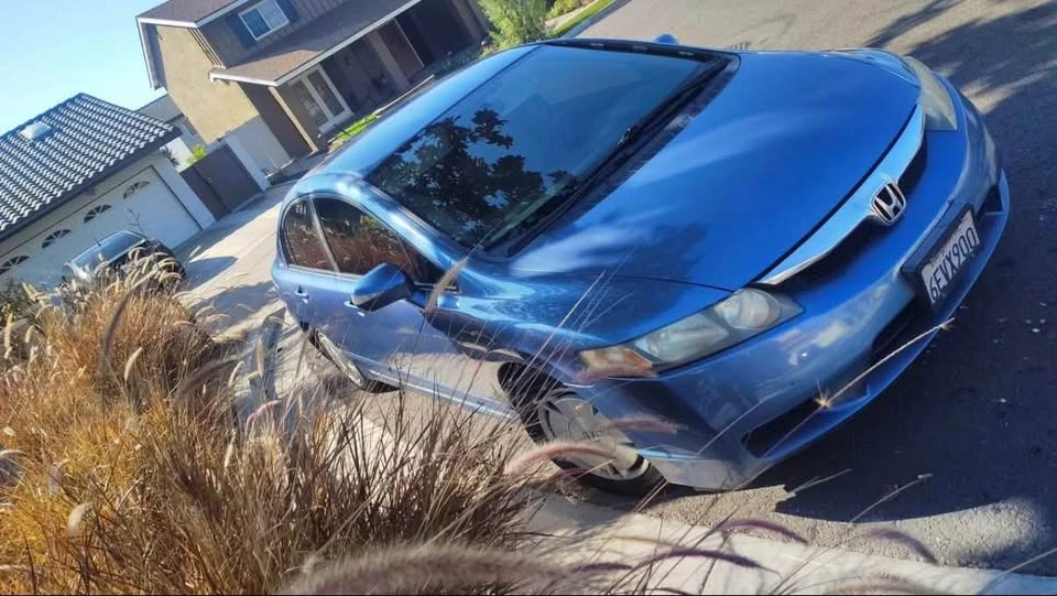 2009 Honda Civic 8th Gen - Image 2 of 5