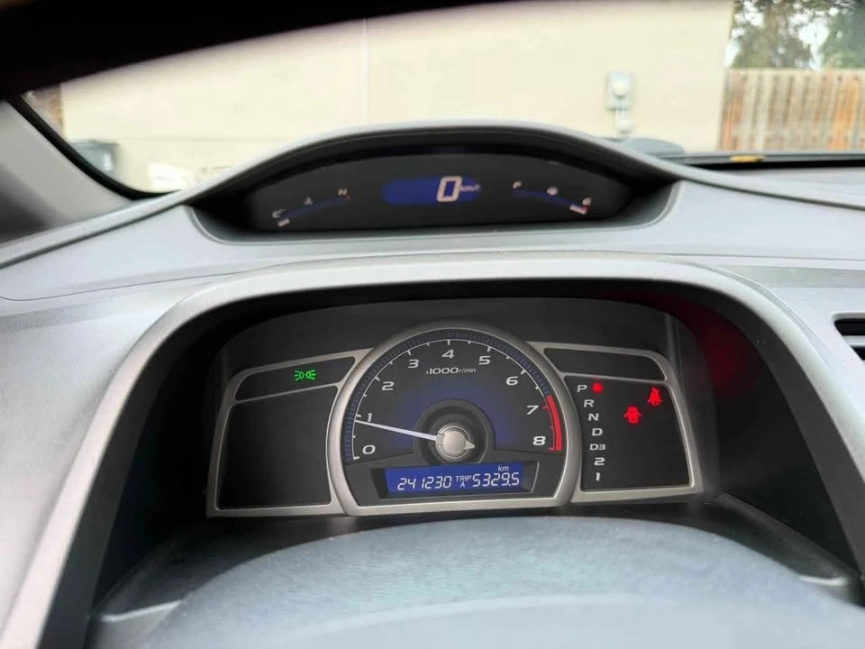 2009 Honda Civic 8th Gen - Image 3 of 13