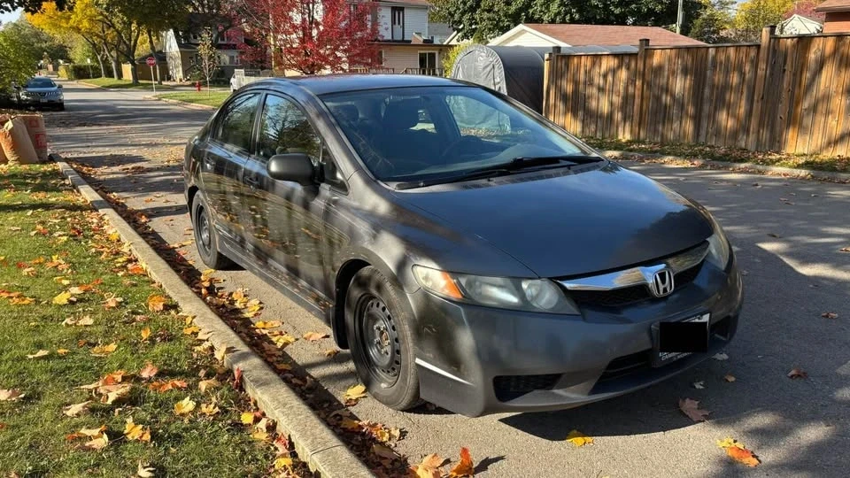 2009 Honda Civic 8th Gen - Image 2 of 15