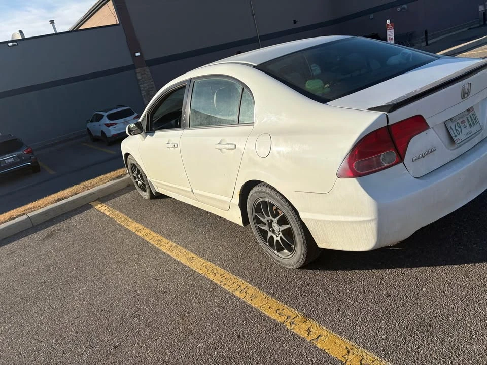 2009 Honda Civic 8th Gen - Image 8 of 12