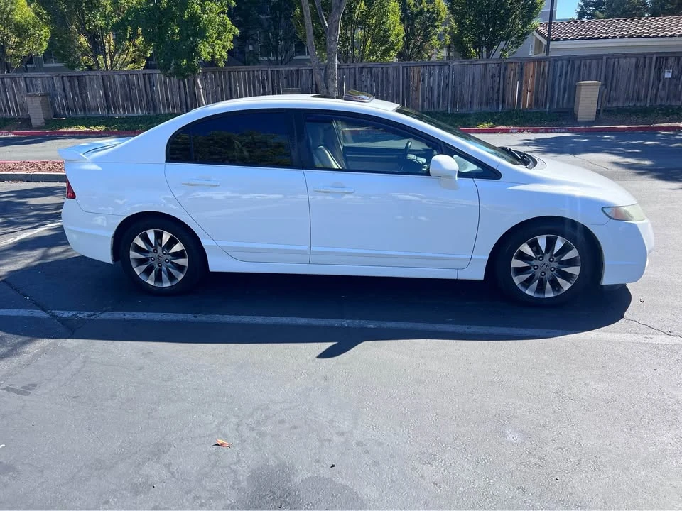 2009 Honda Civic 8th Gen - Image 3 of 5