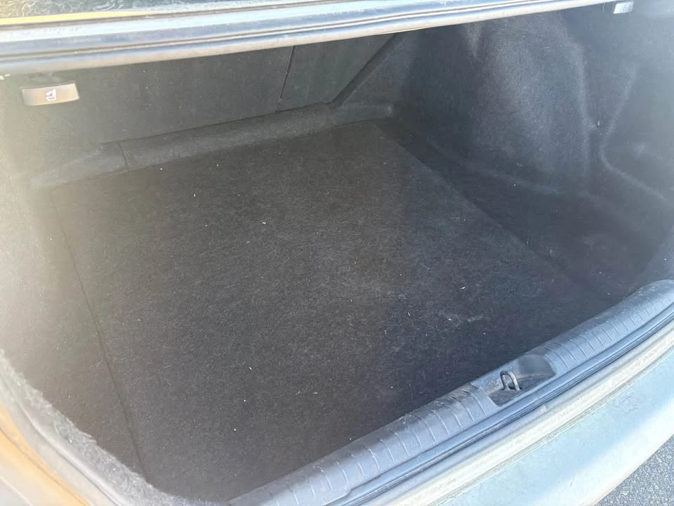 2009 Honda Civic 8th Gen - Image 9 of 12