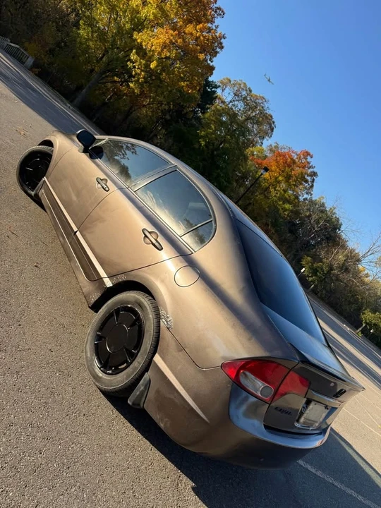 2009 Honda Civic 8th Gen - Image 7 of 13