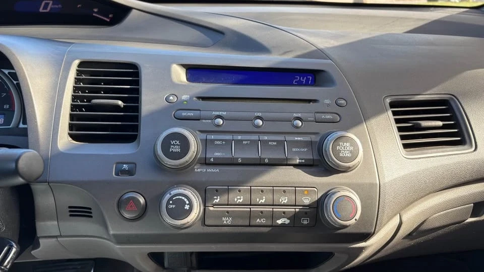 2009 Honda Civic 8th Gen - Image 12 of 15