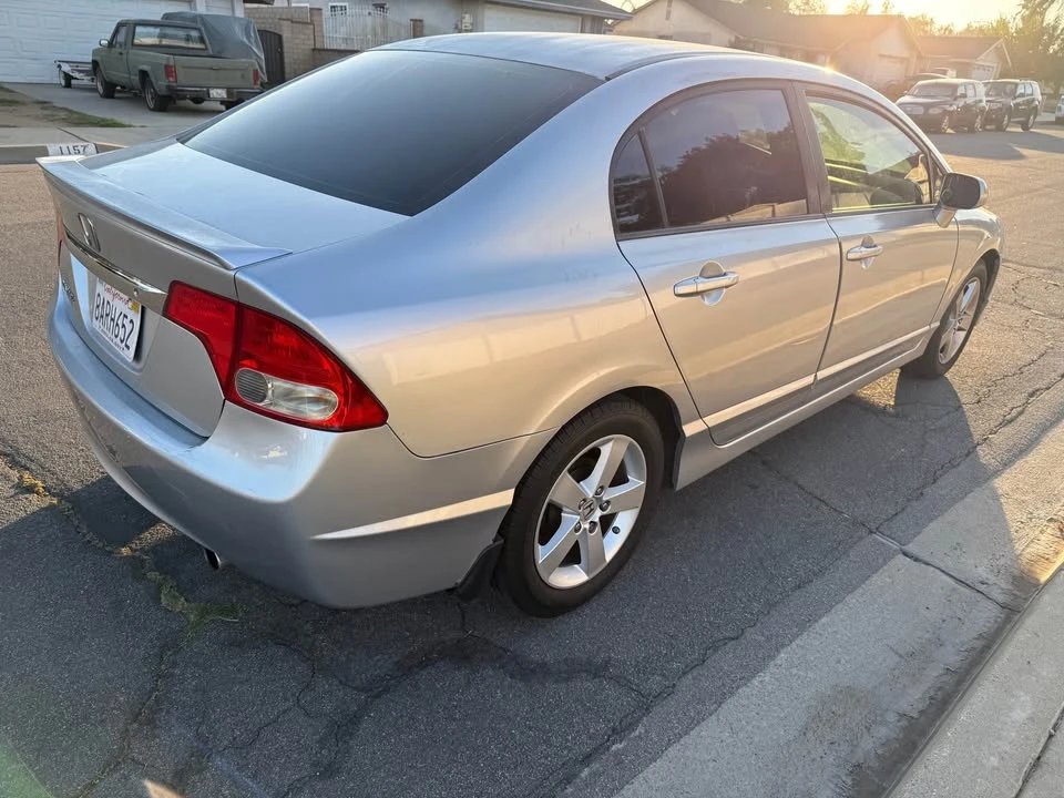 2009 Honda Civic 8th Gen - Image 3 of 5