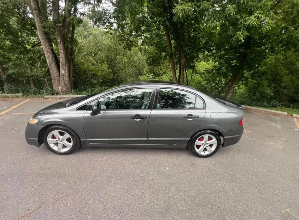2009 Honda Civic 8th Gen - Image 2 of 7