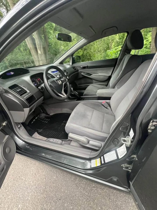 2009 Honda Civic 8th Gen - Image 6 of 7