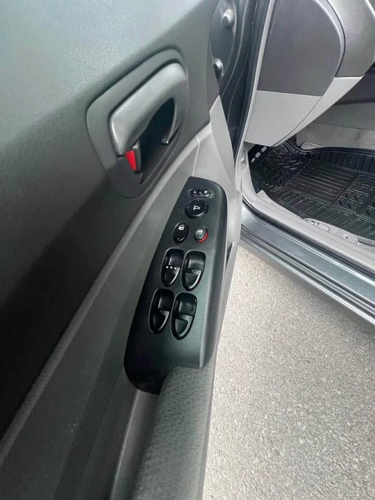 2009 Honda Civic 8th Gen - Image 7 of 7