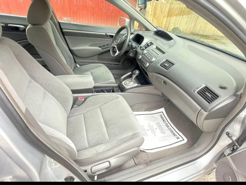 2009 Honda Civic 8th Gen - Image 7 of 9