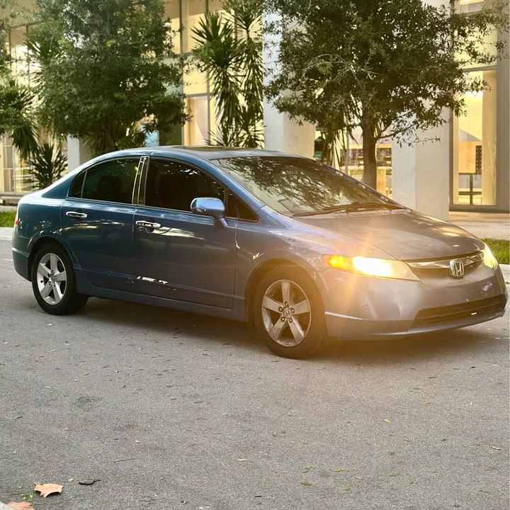 2009 Honda Civic 8th Gen - Image 2 of 9