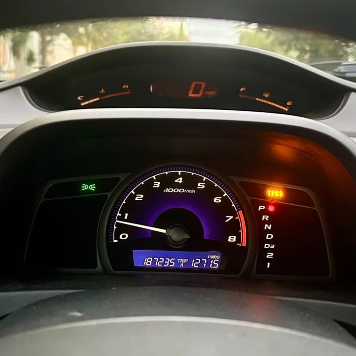 2009 Honda Civic 8th Gen - Image 8 of 9