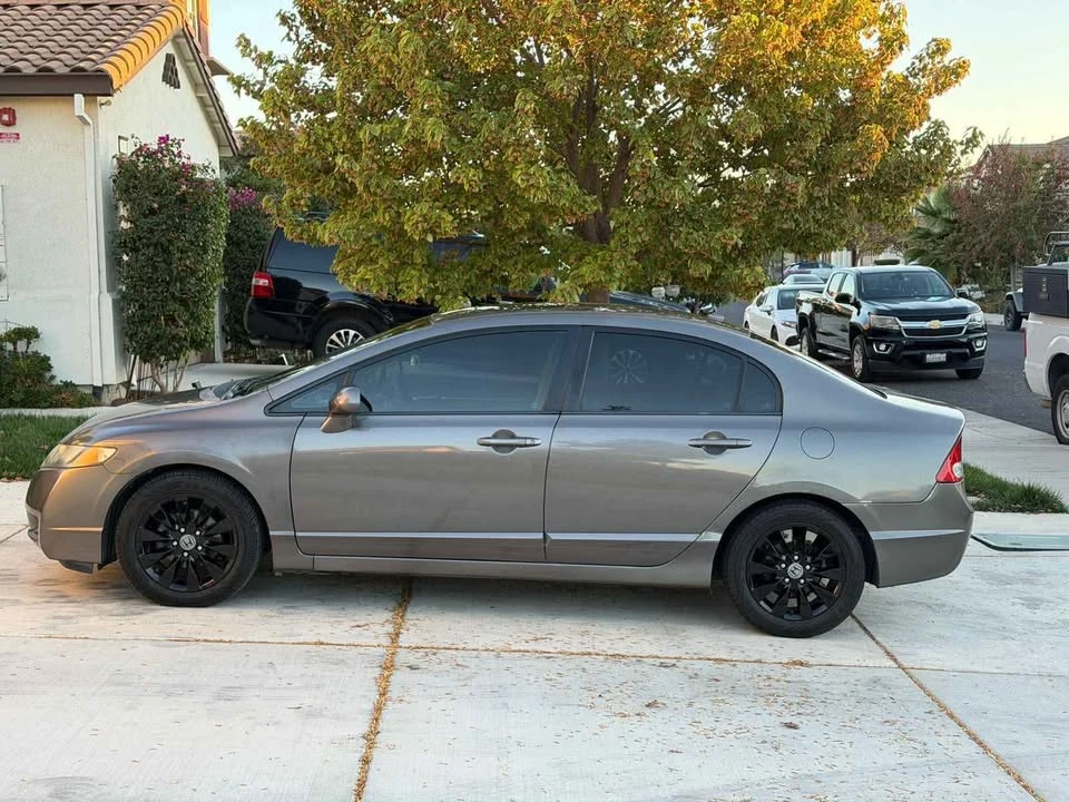 2009 Honda Civic 8th Gen - Image 5 of 6