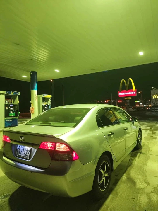 2009 Honda Civic 8th Gen - Image 2 of 5