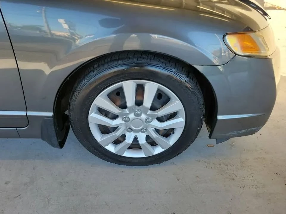2009 Honda Civic 8th Gen - Image 15 of 16
