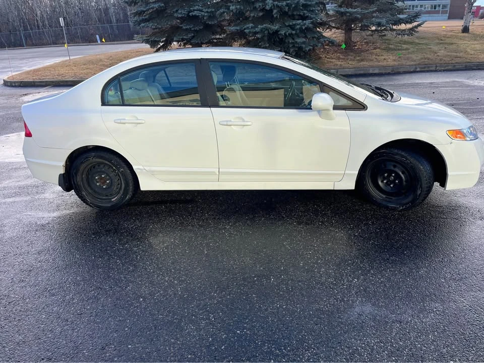 2009 Honda Civic 8th Gen - Image 2 of 10