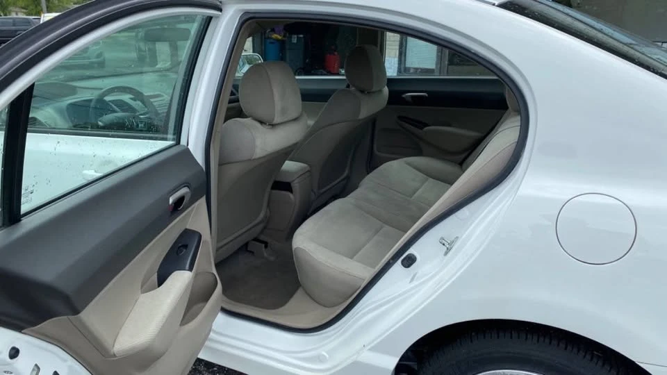 2009 Honda Civic 8th Gen - Image 11 of 20