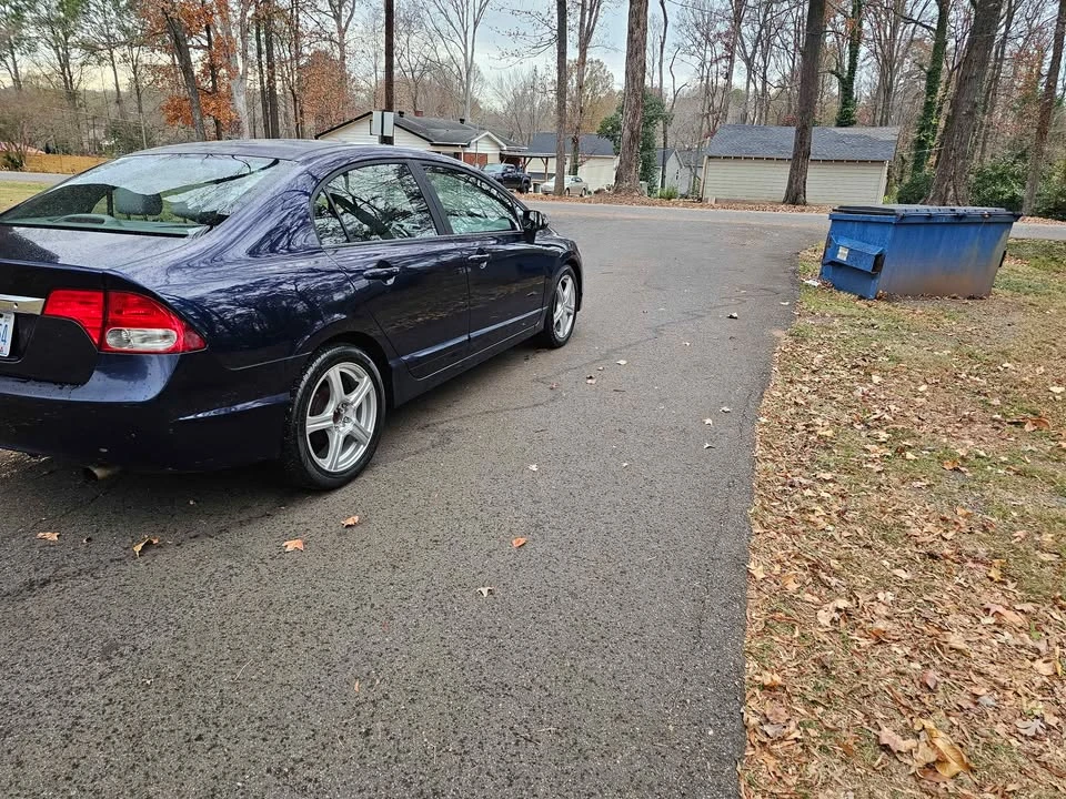 2009 Honda Civic 8th Gen - Image 3 of 10
