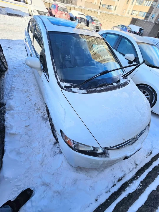 2009 Honda Civic 8th Gen - Image 2 of 3