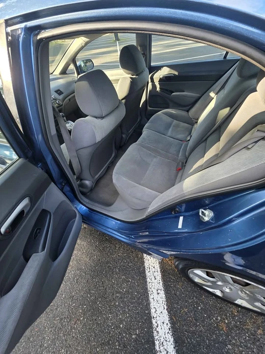 2009 Honda Civic 8th Gen - Image 8 of 11