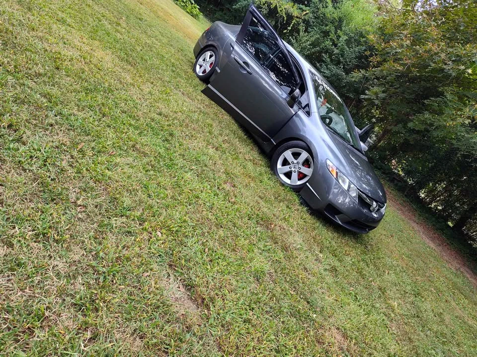 2009 Honda Civic 8th Gen - Image 7 of 9