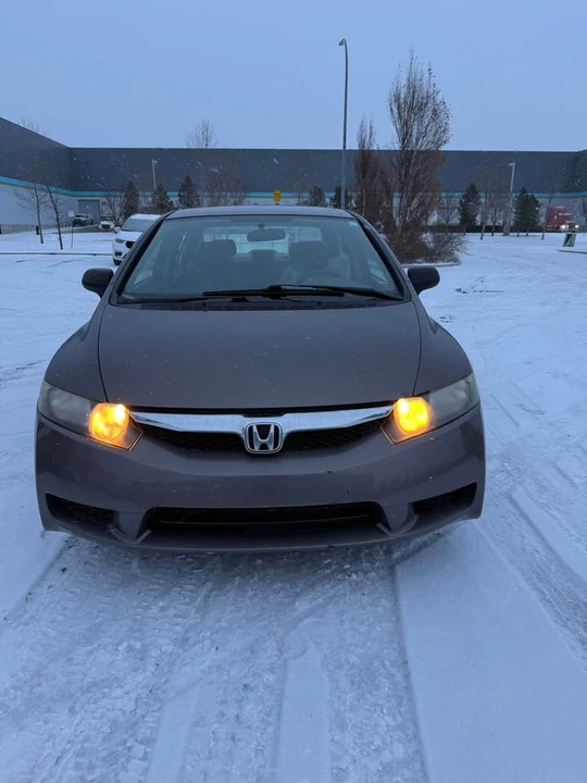 2009 Honda Civic 8th Gen - Image 2 of 11