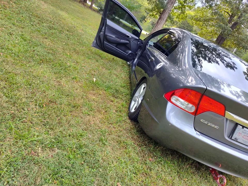 2009 Honda Civic 8th Gen - Image 8 of 9