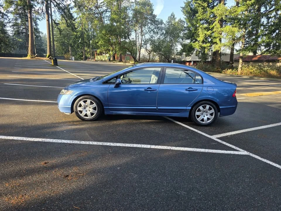 2009 Honda Civic 8th Gen - Image 2 of 11