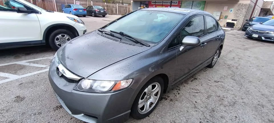2009 Honda Civic 8th Gen - Image 3 of 13