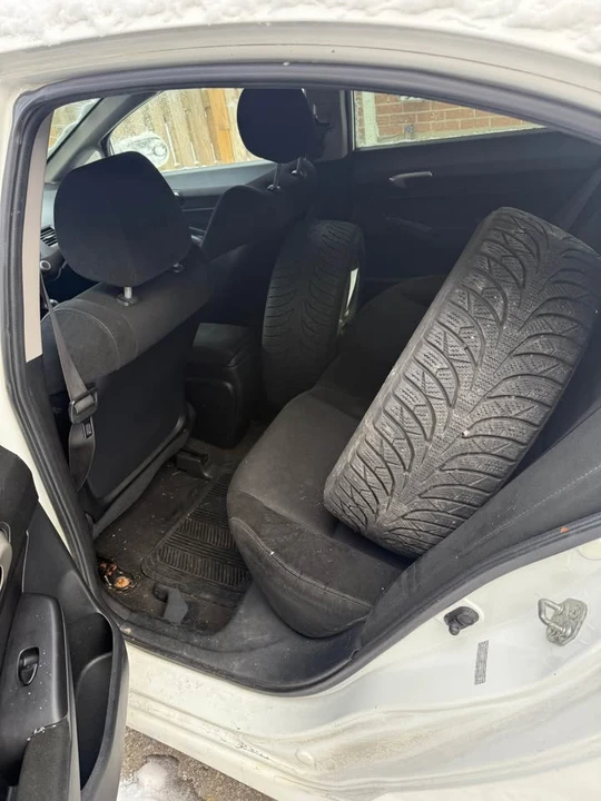 2009 Honda Civic 8th Gen - Image 9 of 12