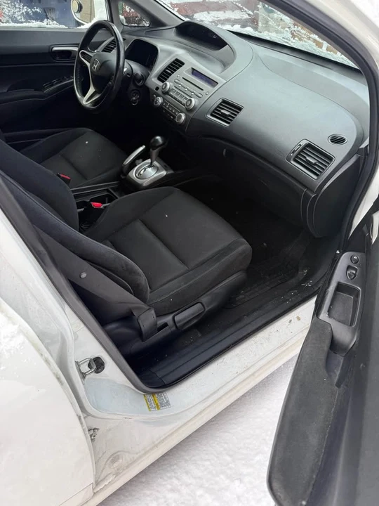 2009 Honda Civic 8th Gen - Image 11 of 12