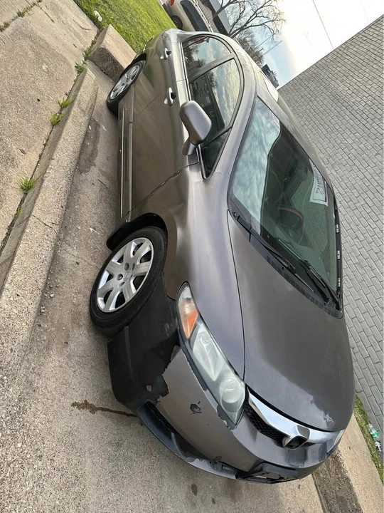 2009 Honda Civic 8th Gen - Image 2 of 12