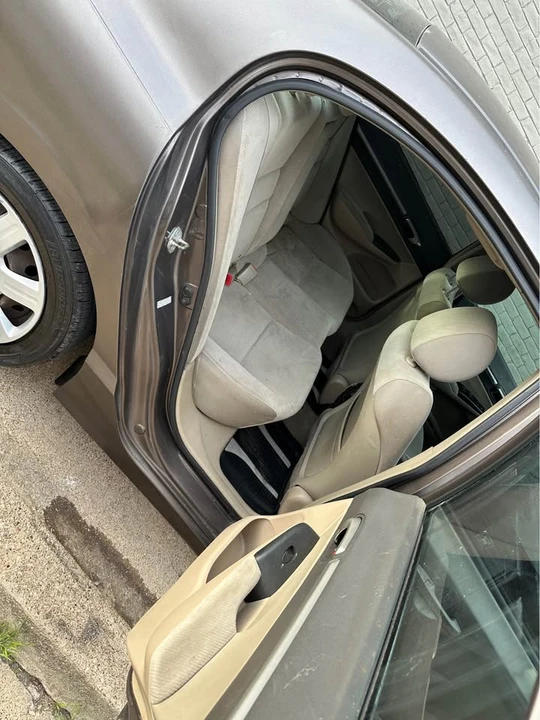 2009 Honda Civic 8th Gen - Image 6 of 12