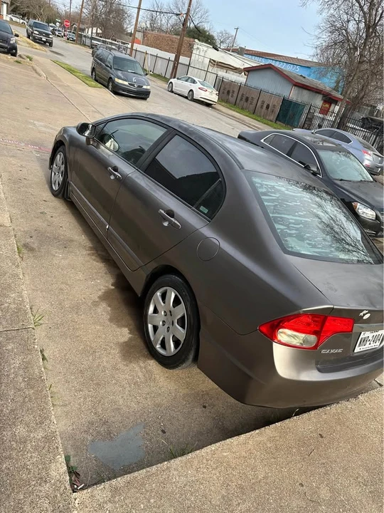 2009 Honda Civic 8th Gen - Image 8 of 12