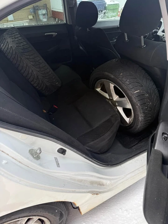 2009 Honda Civic 8th Gen - Image 10 of 12
