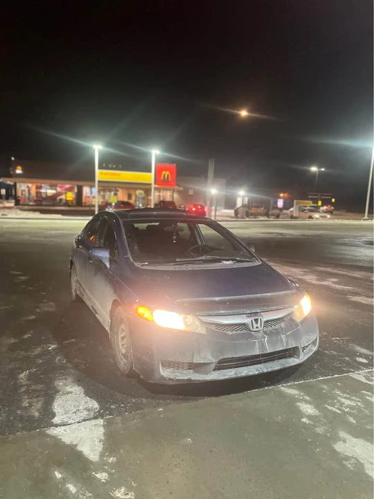 2009 Honda Civic 8th Gen - Image 2 of 8