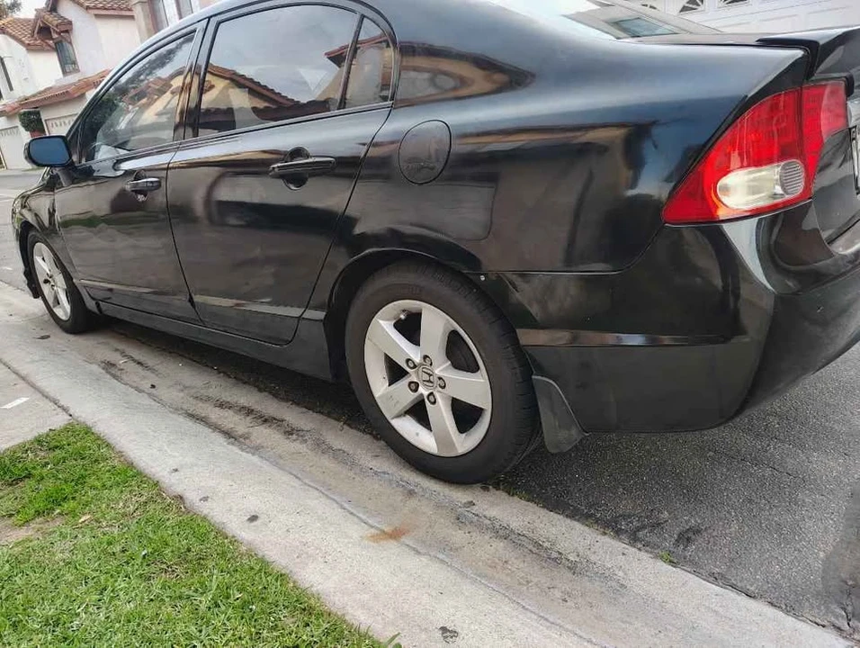 2009 Honda Civic 8th Gen - Image 4 of 5