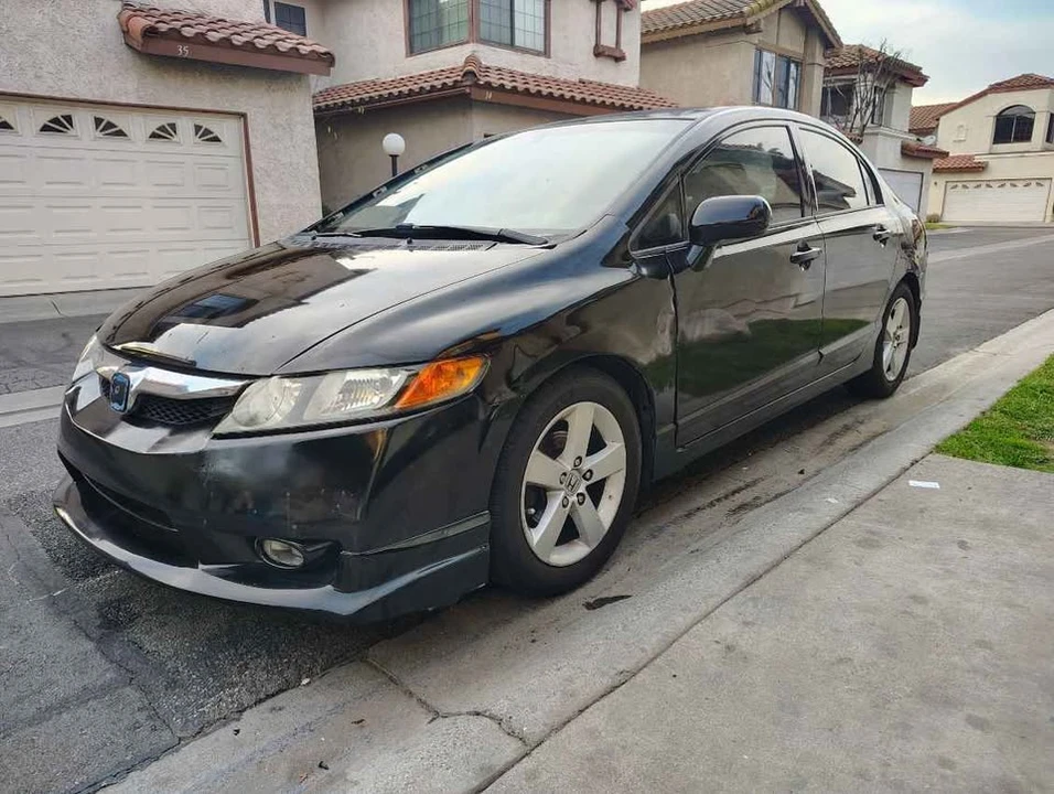 2009 Honda Civic 8th Gen - Image 2 of 5