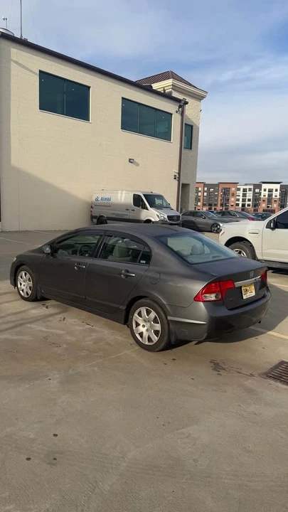 2009 Honda Civic 8th Gen - Image 3 of 12