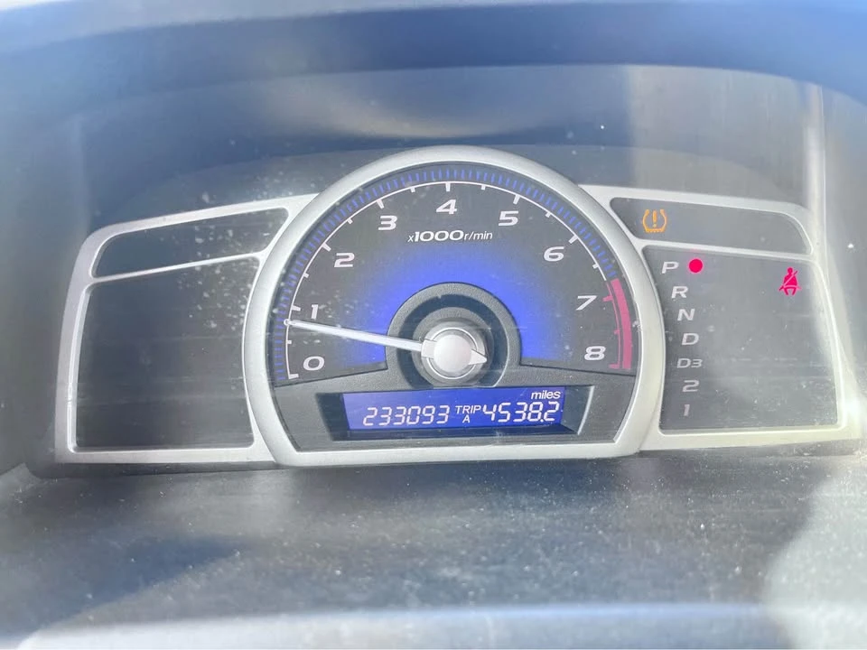 2009 Honda Civic 8th Gen - Image 9 of 12