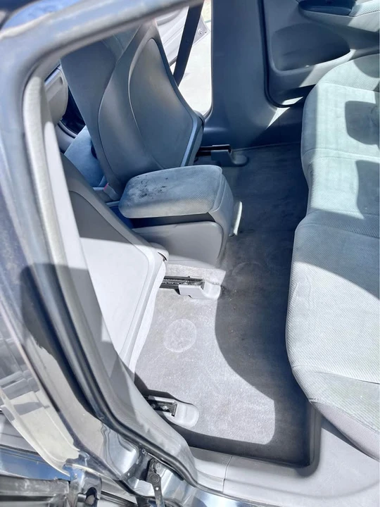 2009 Honda Civic 8th Gen - Image 8 of 12