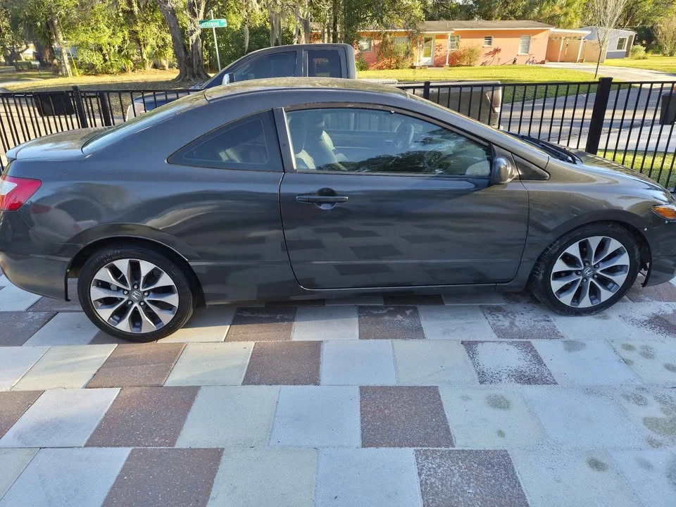 2009 Honda Civic 8th Gen - Image 3 of 4