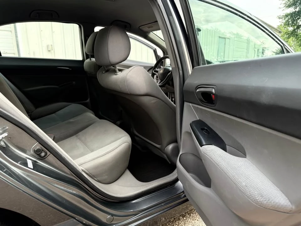 2009 Honda Civic 8th Gen - Image 9 of 15