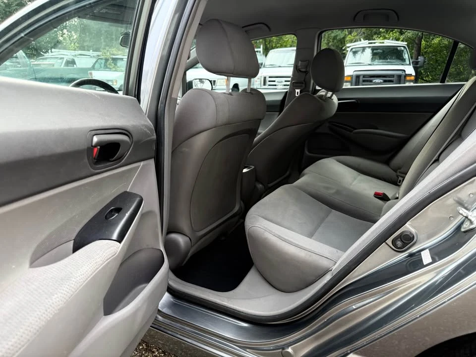 2009 Honda Civic 8th Gen - Image 8 of 15