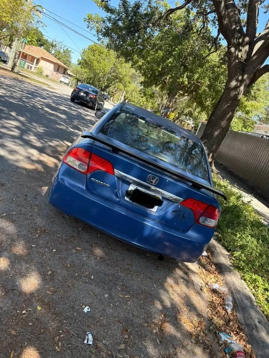 2009 Honda Civic 8th Gen - Image 2 of 3