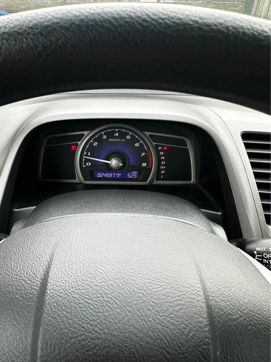 2009 Honda Civic 8th Gen - Image 6 of 8