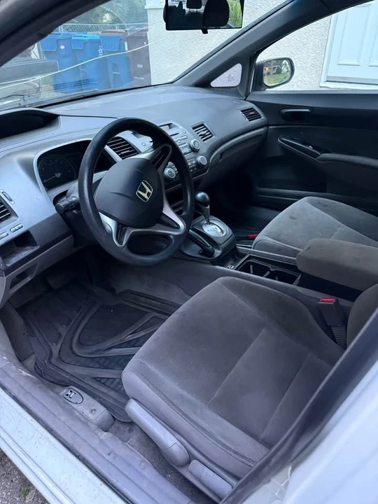 2009 Honda Civic 8th Gen - Image 8 of 12