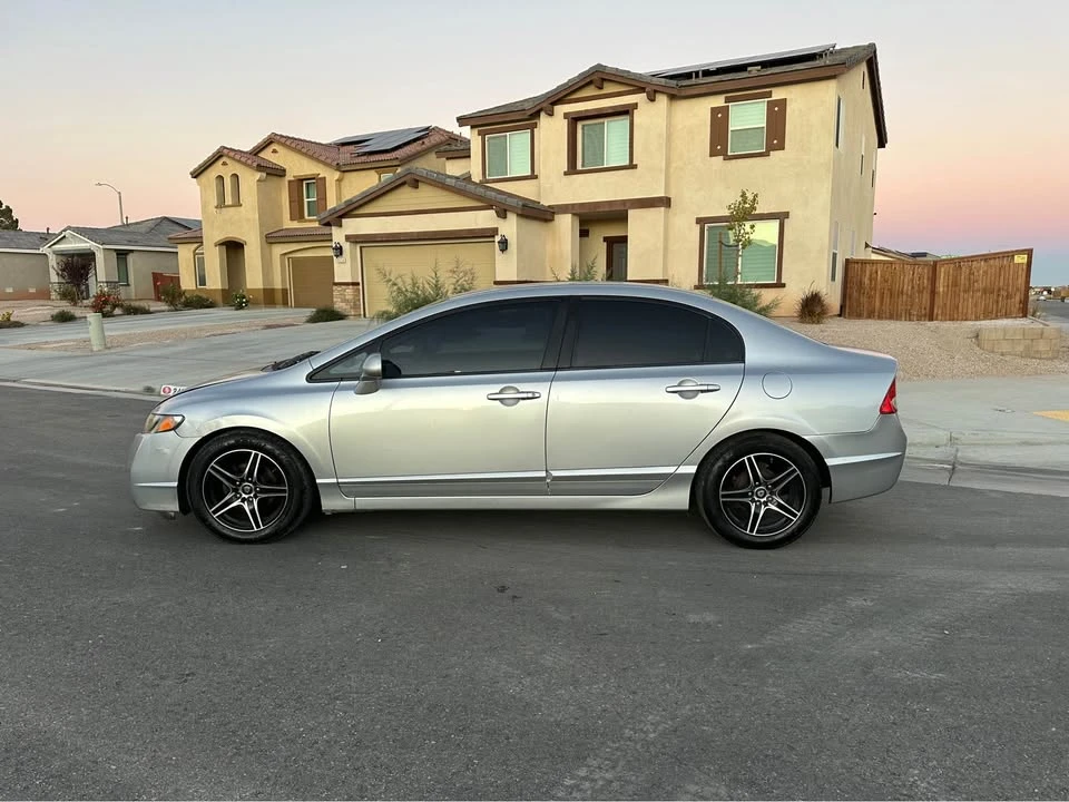 2009 Honda Civic 8th Gen - Image 3 of 13