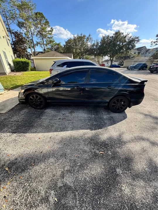 2009 Honda Civic 8th Gen - Image 2 of 9
